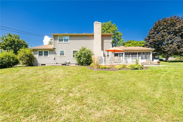 22 Littlewood Lane East, Penfield, NY 14625