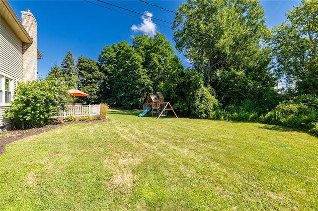 22 Littlewood Lane East, Penfield, NY 14625