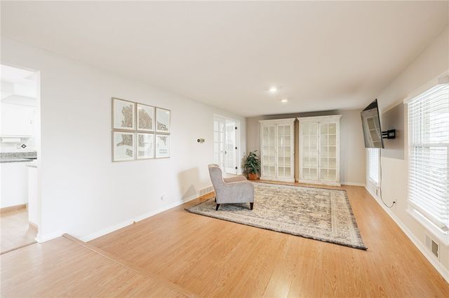 22 Littlewood Lane East, Penfield, NY 14625