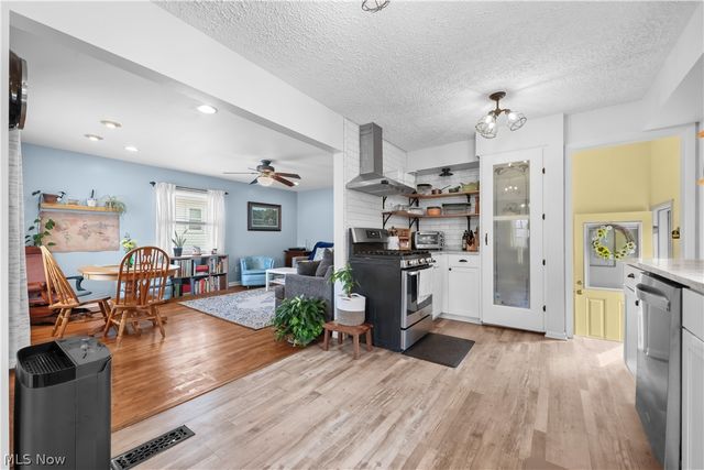 565 Lansing Road, Akron, OH 44312