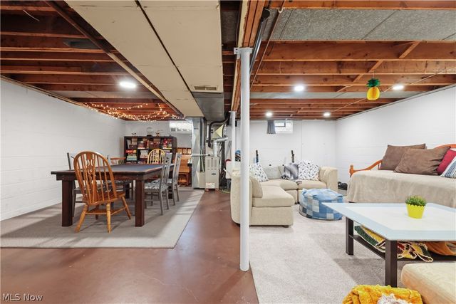 565 Lansing Road, Akron, OH 44312