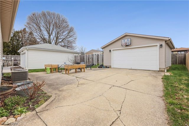 565 Lansing Road, Akron, OH 44312