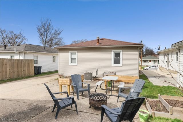 565 Lansing Road, Akron, OH 44312