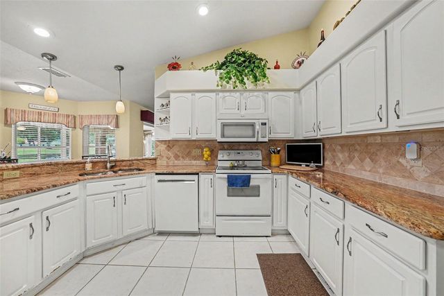 11132 MOSHIE LANE, San Antonio, FL 33576