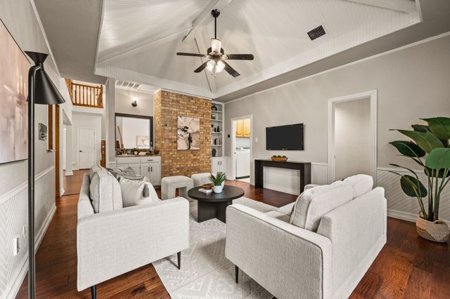 4300 Green Meadow Street E, Colleyville, TX 76034
