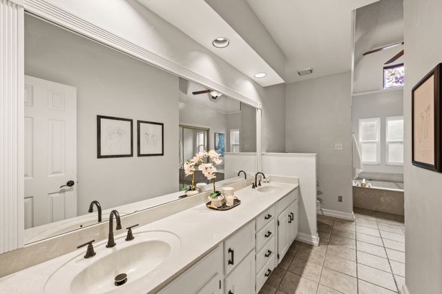 4300 Green Meadow Street E, Colleyville, TX 76034