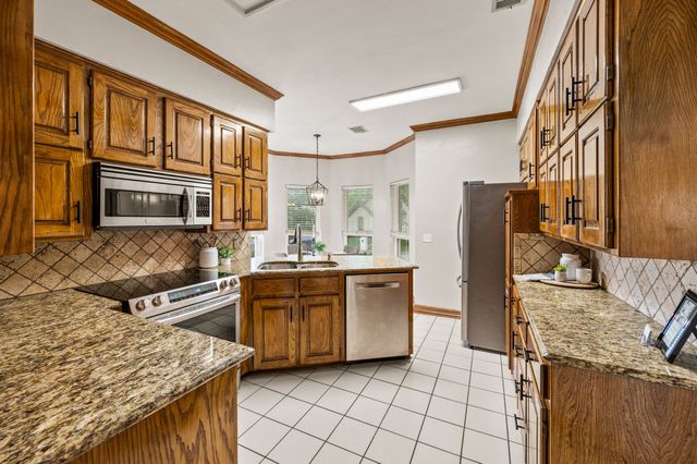 4300 Green Meadow Street E, Colleyville, TX 76034