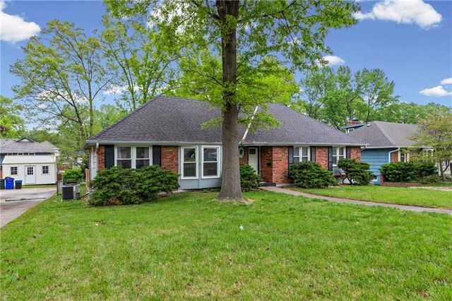 1610 NE 68th Street, Kansas City, MO 64118