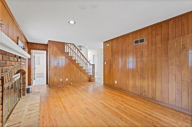 1610 NE 68th Street, Kansas City, MO 64118