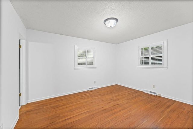 1610 NE 68th Street, Kansas City, MO 64118