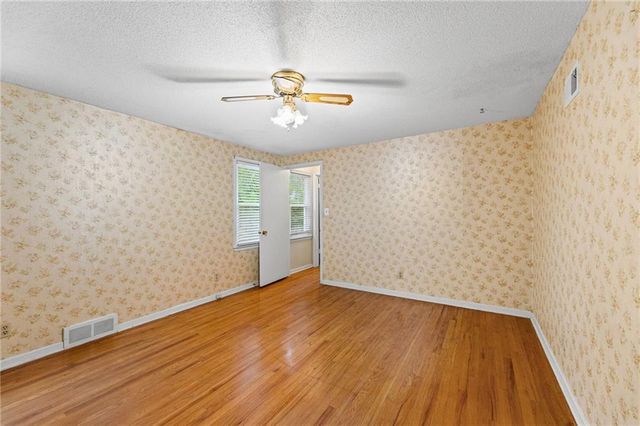 1610 NE 68th Street, Kansas City, MO 64118