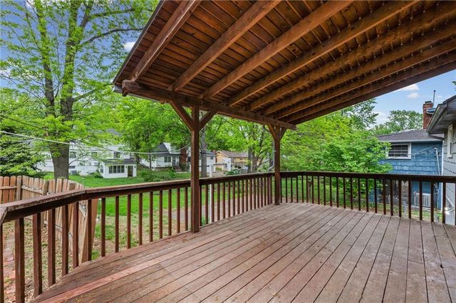 1610 NE 68th Street, Kansas City, MO 64118