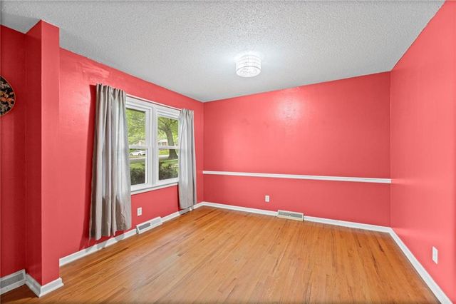1610 NE 68th Street, Kansas City, MO 64118