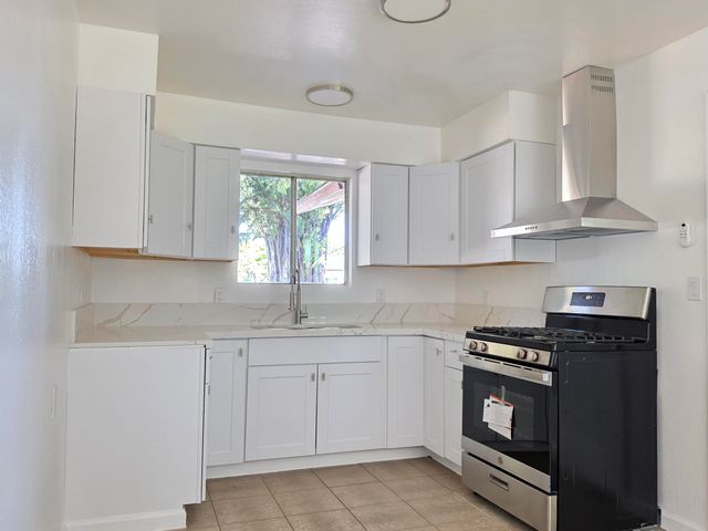 1324 Hume Drive, Sanger, CA 93657