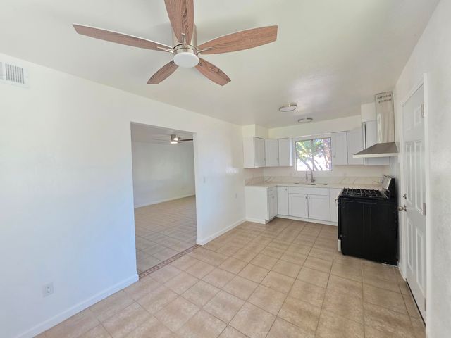 1324 Hume Drive, Sanger, CA 93657