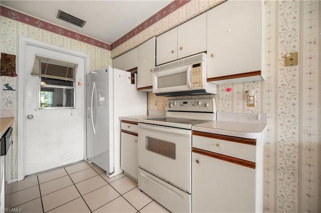 658 Foxwood BLVD 88, Englewood, FL 34223