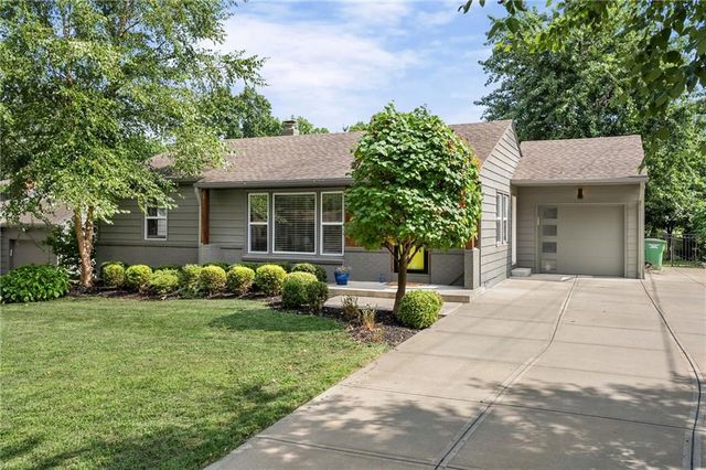 4631 W 61st Street, Fairway, KS 66205