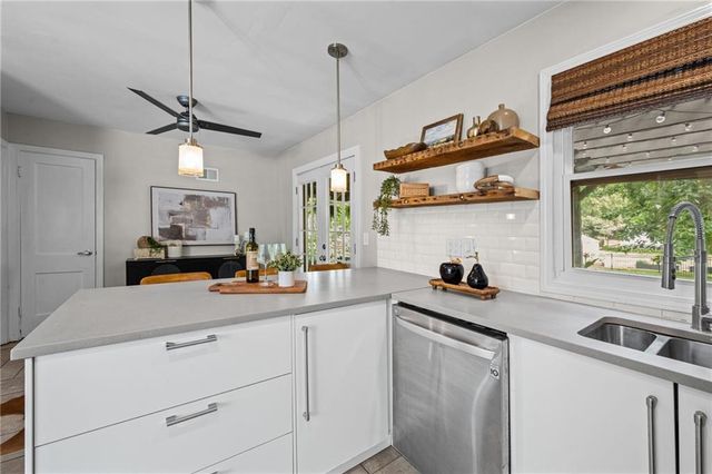 4631 W 61st Street, Fairway, KS 66205
