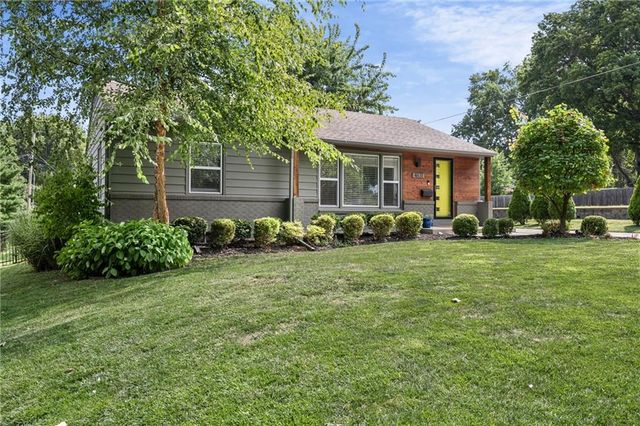 4631 W 61st Street, Fairway, KS 66205