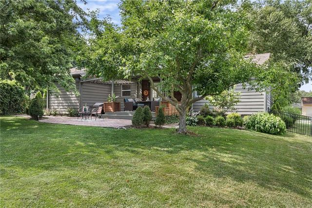 4631 W 61st Street, Fairway, KS 66205