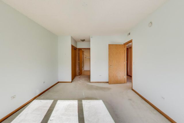 770 Pearson Street 2-207, Des Plaines, IL 60016