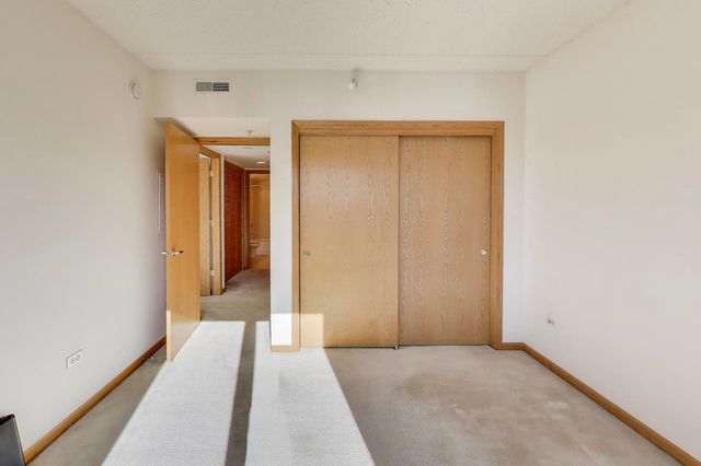 770 Pearson Street 2-207, Des Plaines, IL 60016