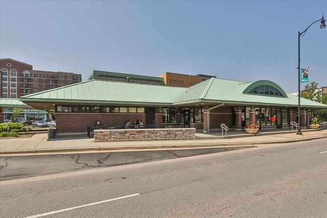 770 Pearson Street 2-207, Des Plaines, IL 60016