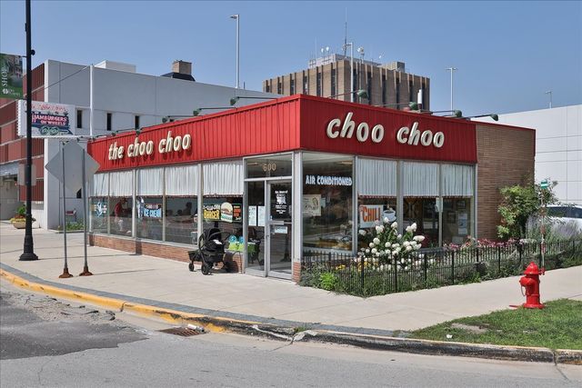 770 Pearson Street 2-207, Des Plaines, IL 60016