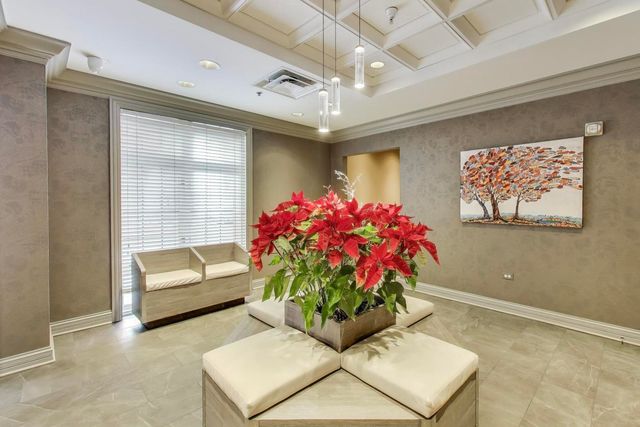 770 Pearson Street 2-207, Des Plaines, IL 60016