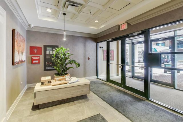 770 Pearson Street 2-207, Des Plaines, IL 60016