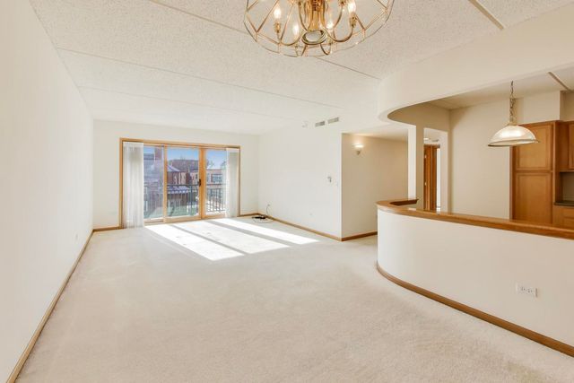 770 Pearson Street 2-207, Des Plaines, IL 60016