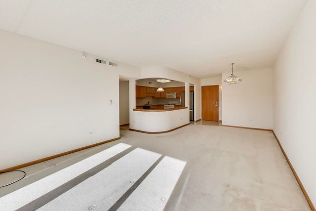 770 Pearson Street 2-207, Des Plaines, IL 60016