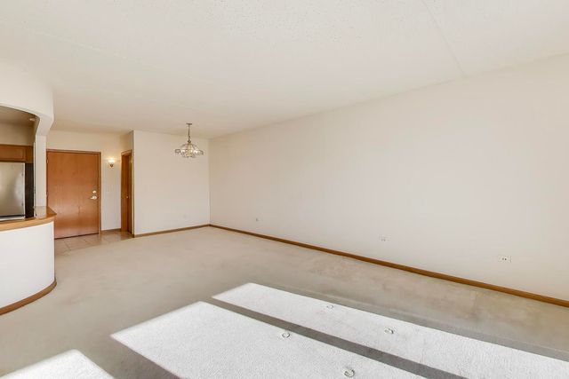 770 Pearson Street 2-207, Des Plaines, IL 60016