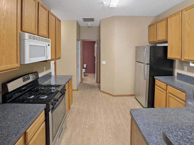 5130 Holly Lane N 2, Plymouth, MN 55446