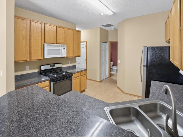 5130 Holly Lane N 2, Plymouth, MN 55446