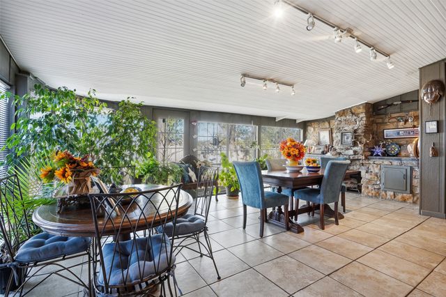 336 S 8th Avenue, Palo Pinto, TX 76484