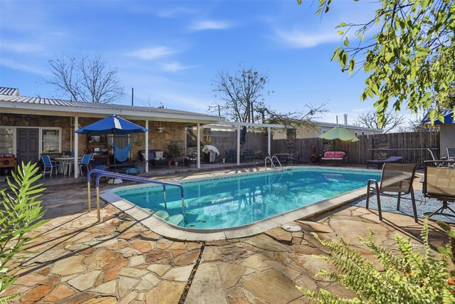 336 S 8th Avenue, Palo Pinto, TX 76484