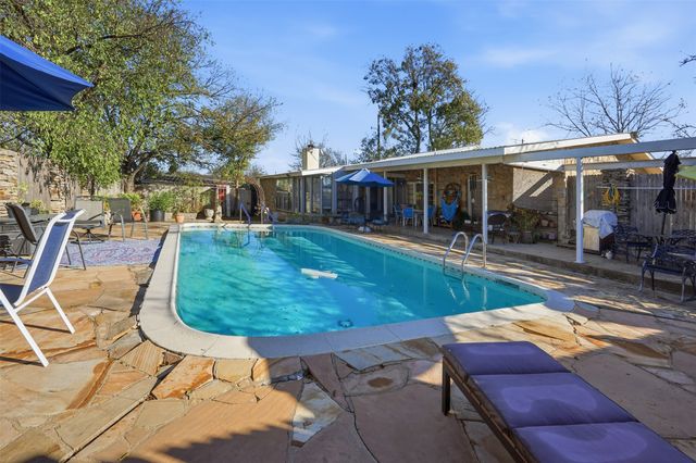 336 S 8th Avenue, Palo Pinto, TX 76484