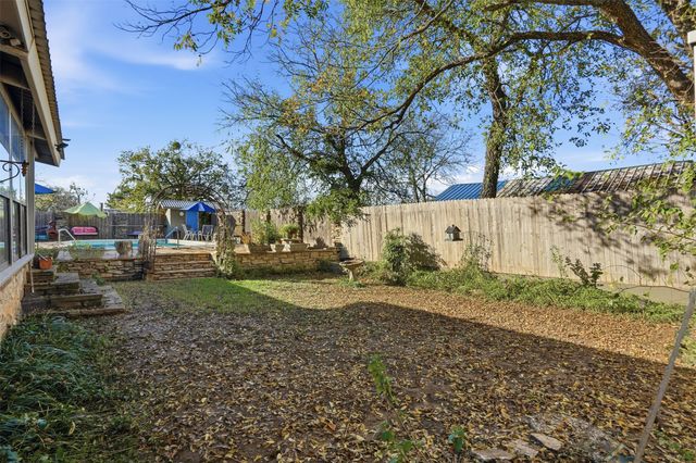 336 S 8th Avenue, Palo Pinto, TX 76484