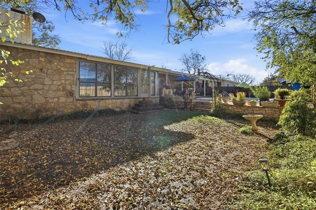336 S 8th Avenue, Palo Pinto, TX 76484