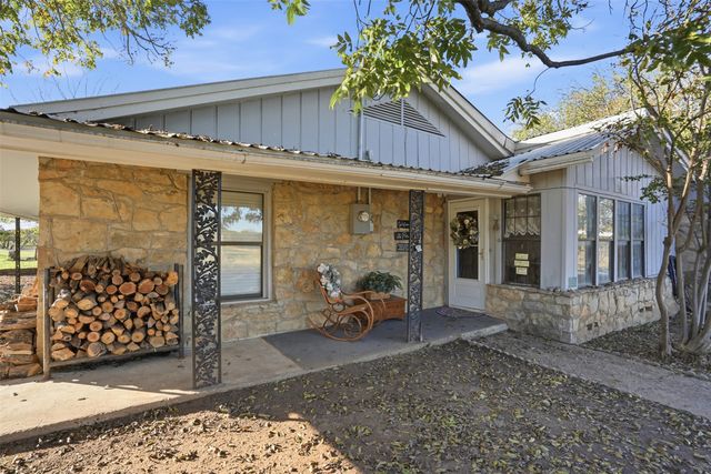 336 S 8th Avenue, Palo Pinto, TX 76484