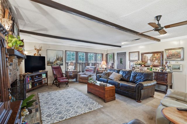 336 S 8th Avenue, Palo Pinto, TX 76484