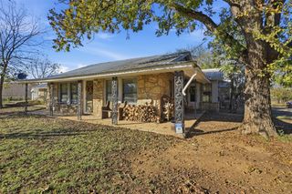 336 S 8th Avenue, Palo Pinto, TX 76484