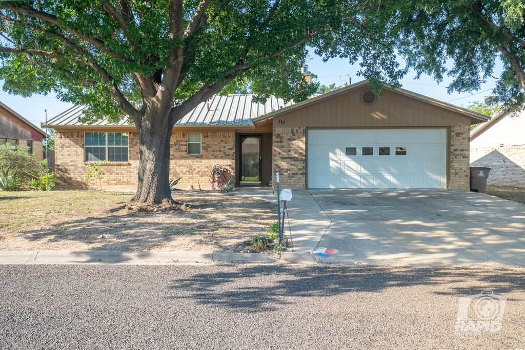 Image 1 of property listing at 117 Inwood Drive, San Angelo, TX 76903