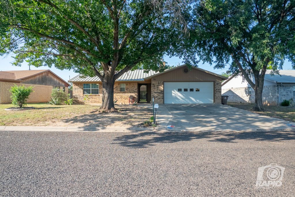 Image 2 of property listing at 117 Inwood Drive, San Angelo, TX 76903