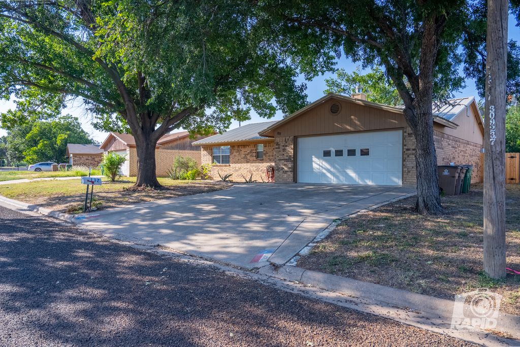 Image 4 of property listing at 117 Inwood Drive, San Angelo, TX 76903