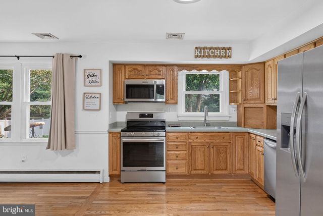 3903 CHESTNUT ST, Camp Hill, PA 17011