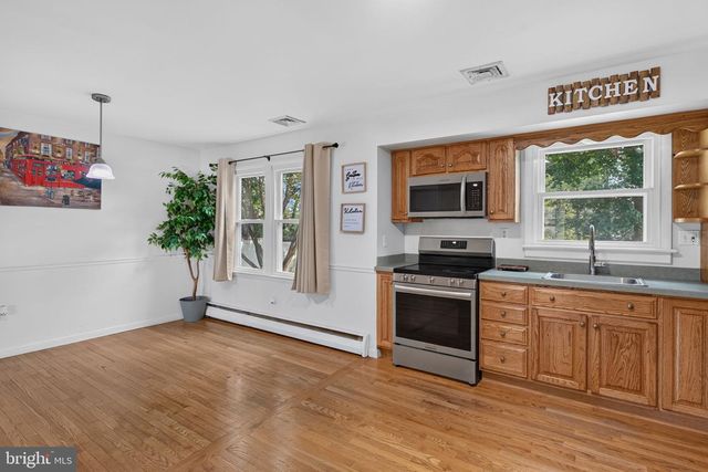 3903 CHESTNUT ST, Camp Hill, PA 17011