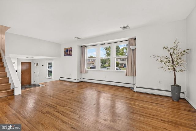 3903 CHESTNUT ST, Camp Hill, PA 17011