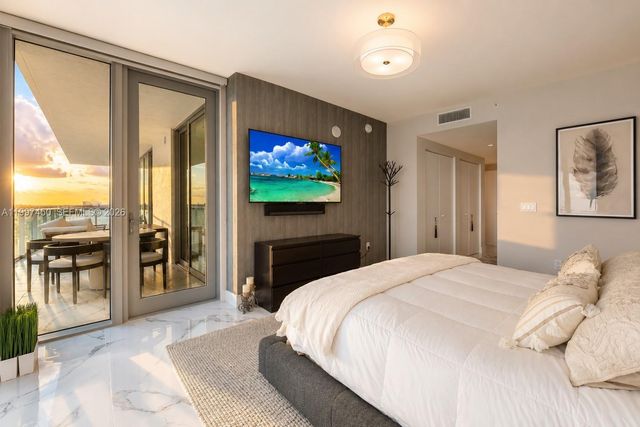 330 Sunny Isles Boulevard 52102, Sunny Isles Beach, FL 33160